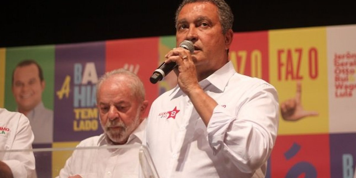 Rui Costa ao lado de Lula