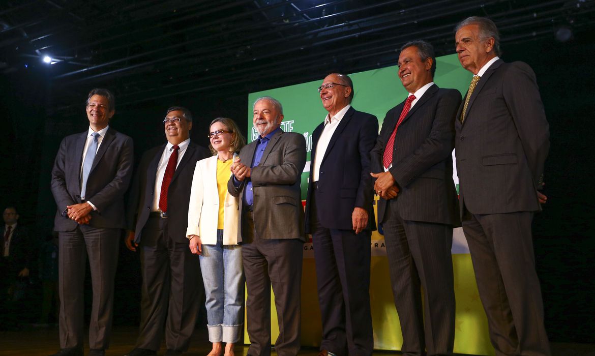 Lula e ministros